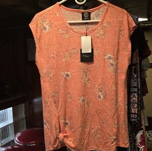 Bobeau top shirt blouse floral pattern orange cream misses size medium NWT